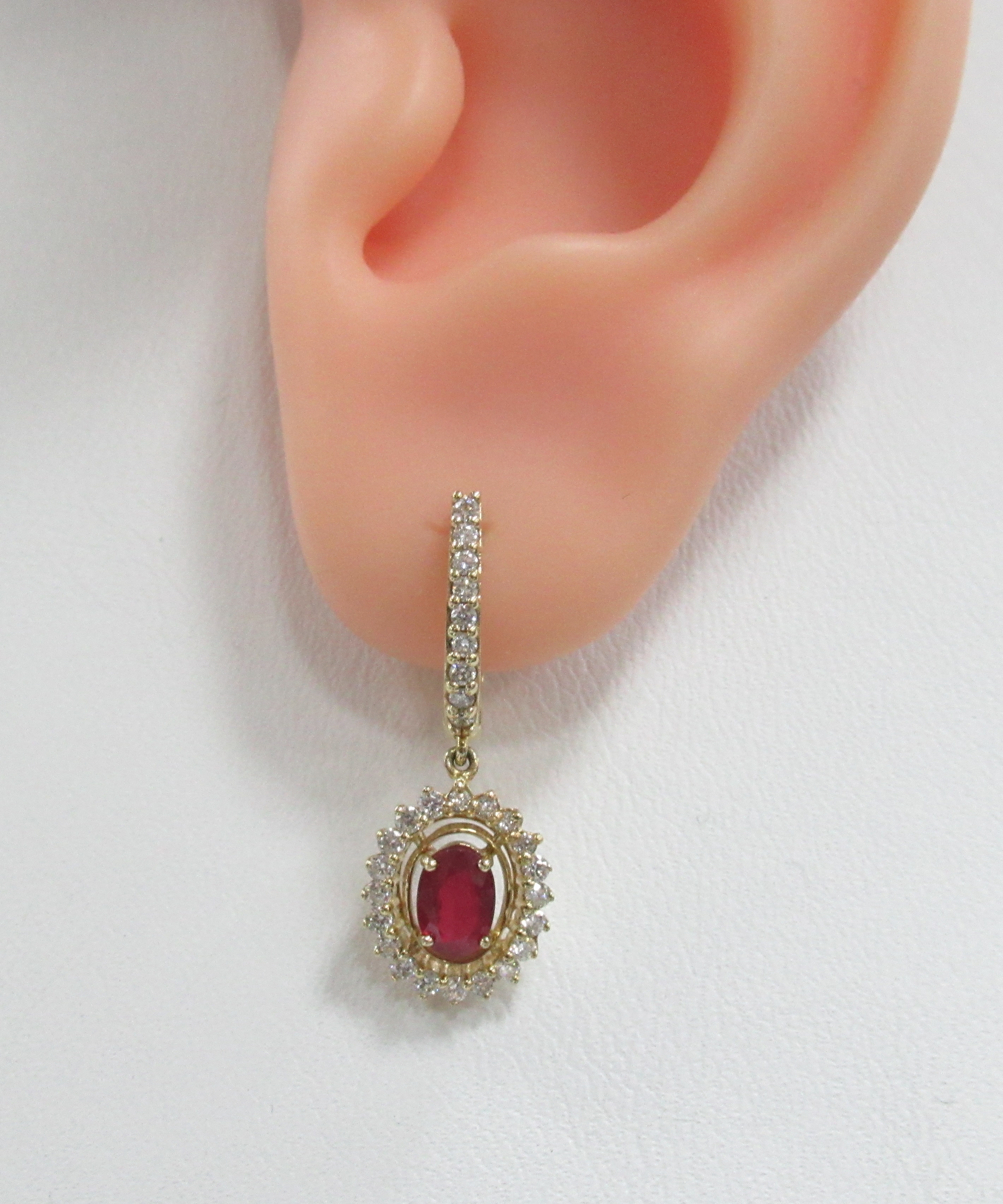 Серьги из желтого золота с рубинами